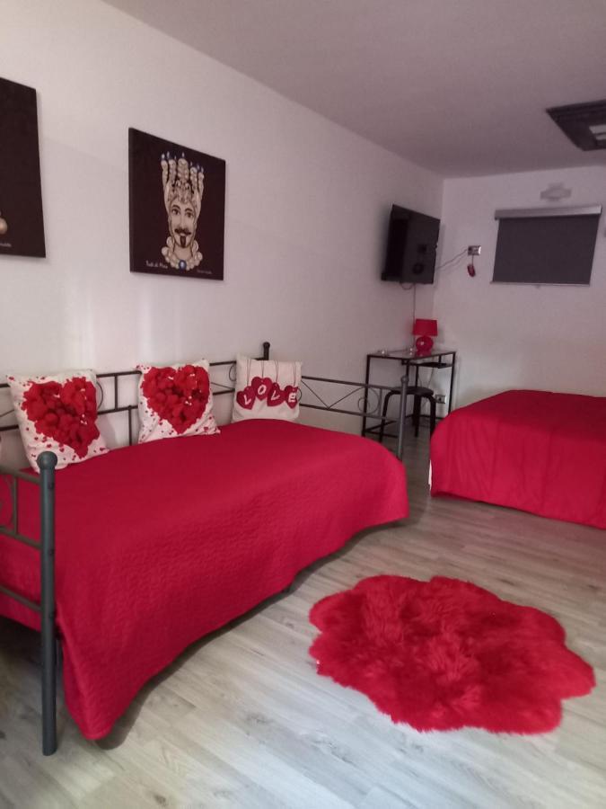 Suite Holiday House Bonaccorso كاتانيا المظهر الخارجي الصورة