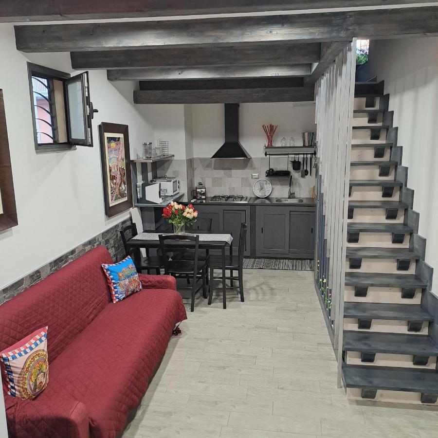 Suite Holiday House Bonaccorso كاتانيا المظهر الخارجي الصورة